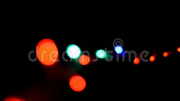 圣诞节新年闪烁LED灯线黑色背景视频的预览图