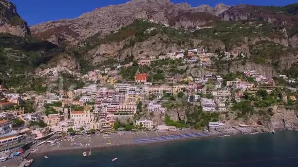 鸟瞰波西塔诺照片美丽的地中海村庄阿马尔菲海岸CostieraAmalfitana意大利最好的地方旅行视频的预览图