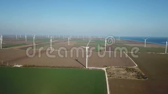 海上风力涡轮机的空中拍摄视频的预览图