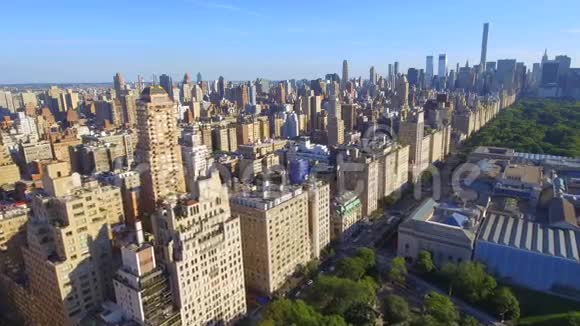 在纽约上空飞行视频的预览图
