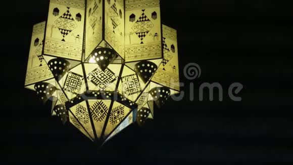 天花板上的灯非洲装饰视频的预览图