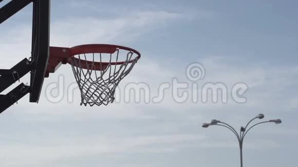 街头篮球视频的预览图