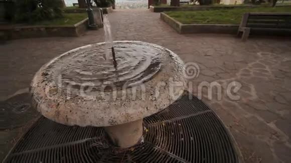 意大利明图诺市小喷泉视频的预览图
