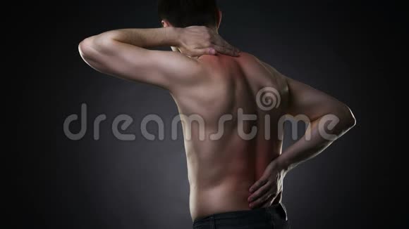 背痛黑背部有背痛的男人视频的预览图