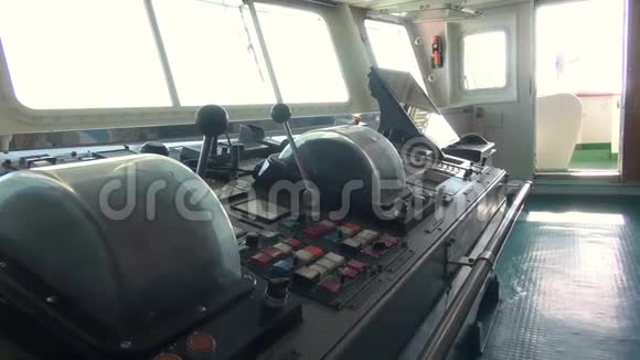 船长轮航桥控制船舶视频的预览图