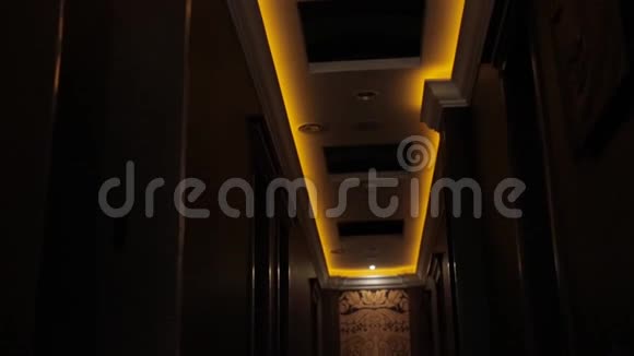 走廊的内部宫殿走廊豪华内饰酒店走廊内部视频的预览图