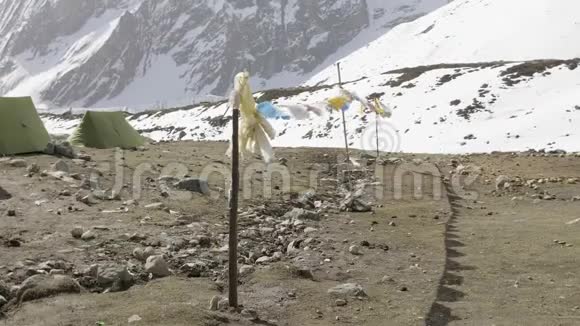 达玛萨拉帐篷营地在拉克山口海拔4500米玛纳斯鲁巡回跋涉视频的预览图