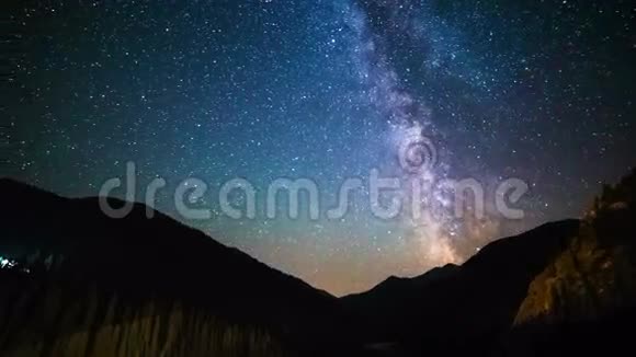 银河系越过哈萨克斯坦山脉的科赛湖4时间推移2016年9月哈萨克斯坦阿拉木图和阿斯塔纳视频的预览图