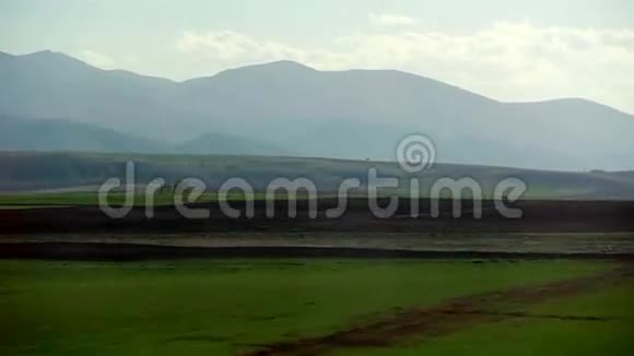 土耳其MOUNTAANVAEW火车轨道视图绿色陆地空间2016年视频的预览图