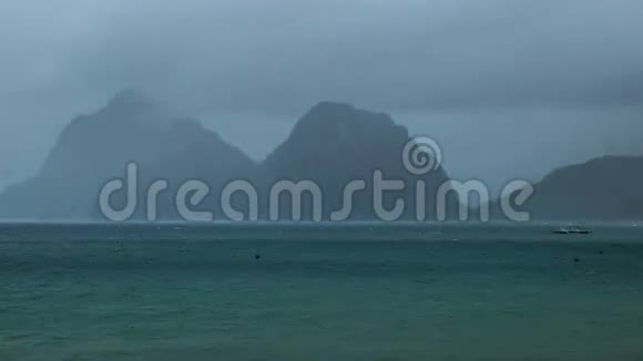 尼多的山岛上暴风雨即将来临菲律宾巴拉望岛视频的预览图