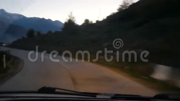 山路之夜视频的预览图