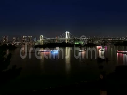 东京湾彩虹桥和游艇4公里时间视频的预览图