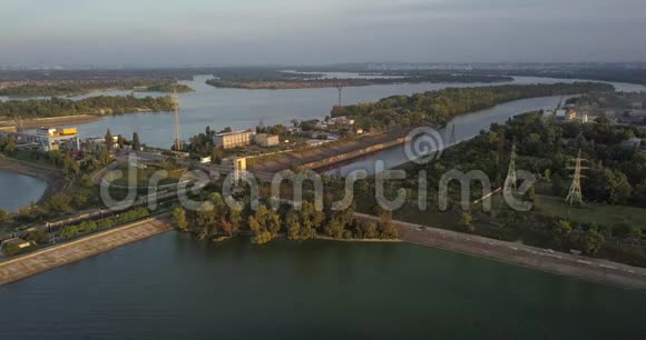 乌克兰基辅维什哥罗德基辅海空中飞行丹妮珀水库GAESGES视频的预览图