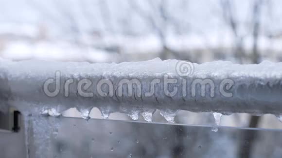 冰雪铁路雪天气视频的预览图