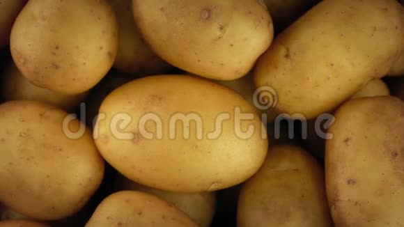 新土豆旋转特写视频的预览图