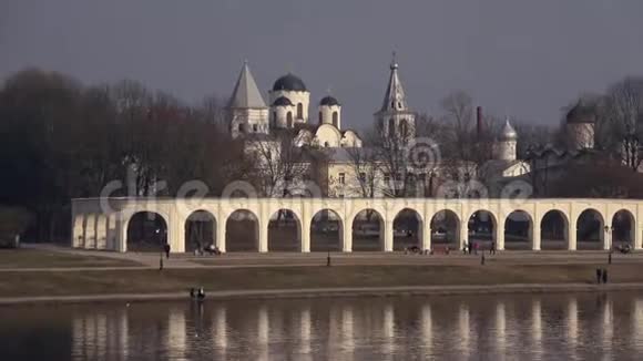 观雅罗斯拉夫沃车场多云4月日俄罗斯视频的预览图