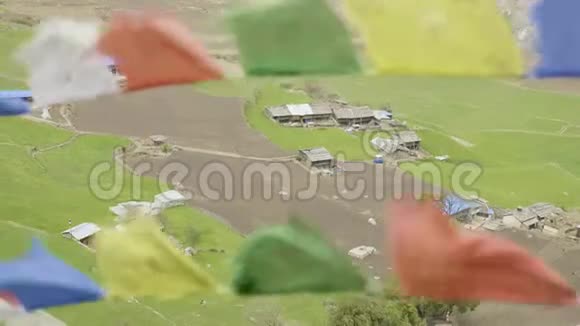 尼泊尔的高山村Prok马纳斯鲁电路跋涉区视频的预览图