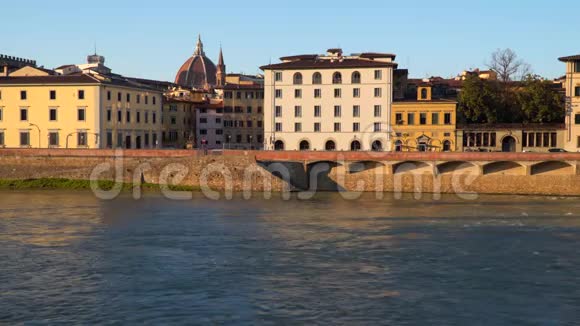 意大利托斯卡纳佛罗伦萨阿尔诺河码头视频的预览图