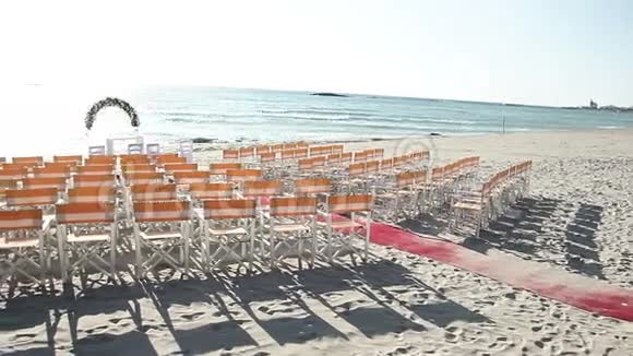 海岸的婚礼视频的预览图