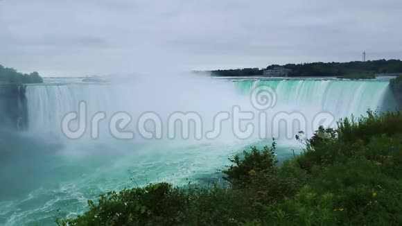 加拿大那边的尼亚加拉瀑布视频的预览图