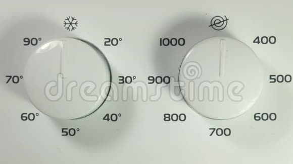 设定温度和速度开启高端洗衣机视频的预览图