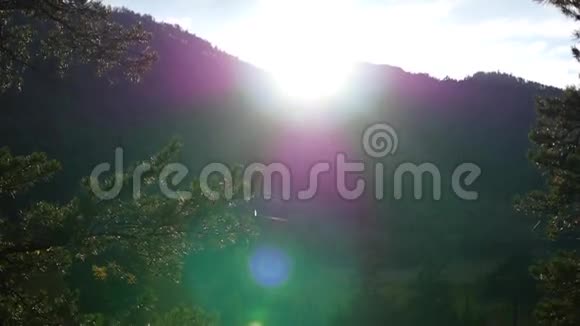 太阳的光芒照耀着山河视频的预览图