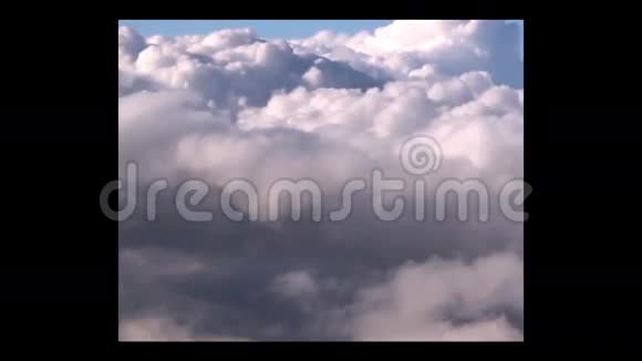 厚形成的云层视频的预览图