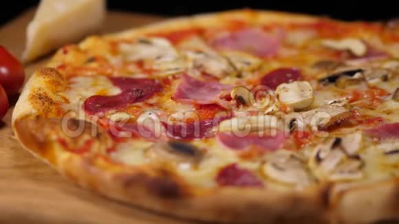 美味披萨意大利特色菜视频的预览图