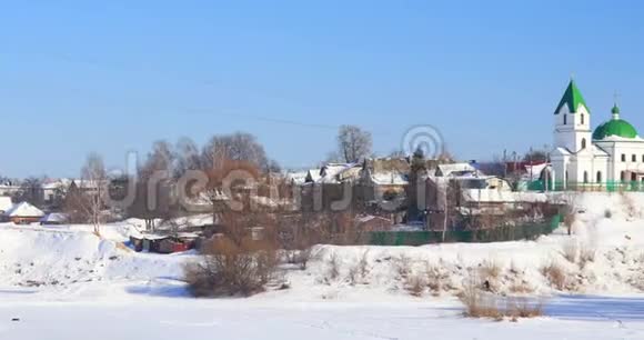戈梅尔白俄罗斯圣尼古拉斯教堂阳光明媚的冬日里的神奇工人圣尼古拉耶乔多沃雷斯东正教视频的预览图