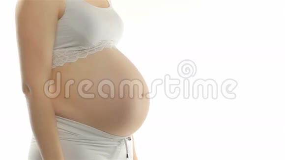 孕妇数钞票视频的预览图