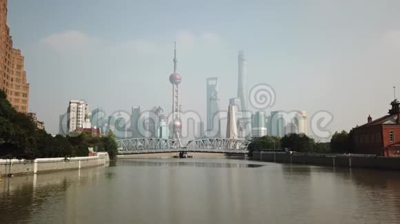 上海空中拍摄的河流塔码头码头视频的预览图