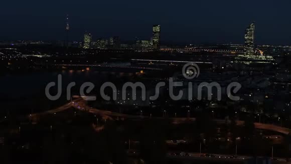 无人机空中维也纳城市夜景视频的预览图