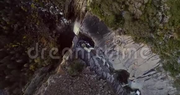 大教堂岩石4K2017年11月无人驾驶瀑布日出日落视频的预览图