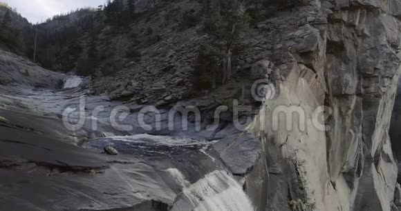 大教堂岩石4K2017年11月无人驾驶瀑布日出日落视频的预览图