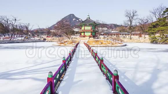 韩国首尔庆伯宫冬雪视频的预览图