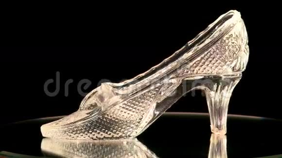 水晶拖鞋视频的预览图