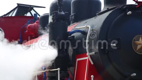 恢复蒸汽机车汽蒸框架中的大部分蒸汽视频的预览图