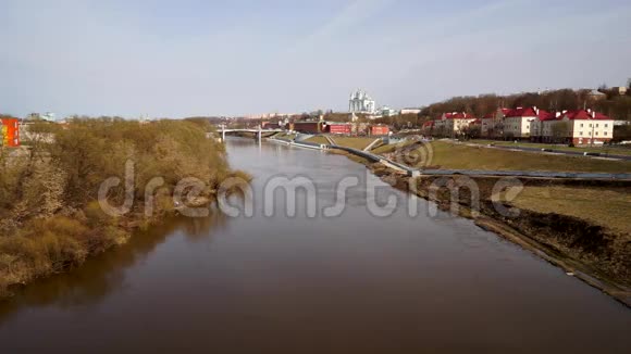 从Smolensk大教堂和Dnieper河上的桥上观看视频的预览图