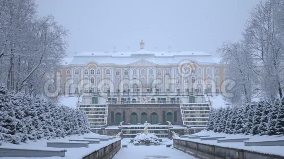 彼得霍夫俄罗斯大瀑布和宫殿视频的预览图