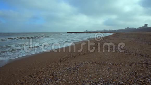 冬季的黑海海滩视频的预览图