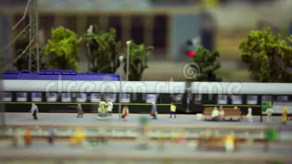 微型火车站视频的预览图