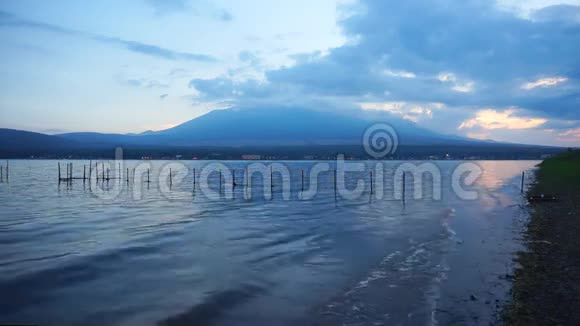 黄昏富士山与山中湖视频的预览图