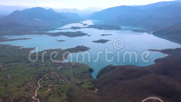 波斯尼亚和黑塞哥维那拉马湖或拉姆斯科耶零的空中景观视频的预览图
