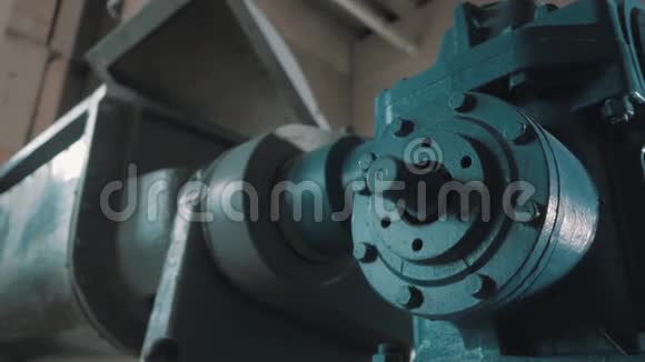工厂工业机械的旋转部件视频的预览图