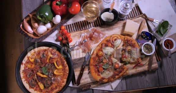 可观看美味的意大利披萨视频的预览图
