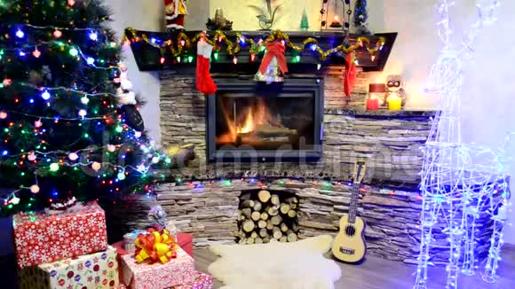 圣诞节时间和装饰圣诞节视频的预览图