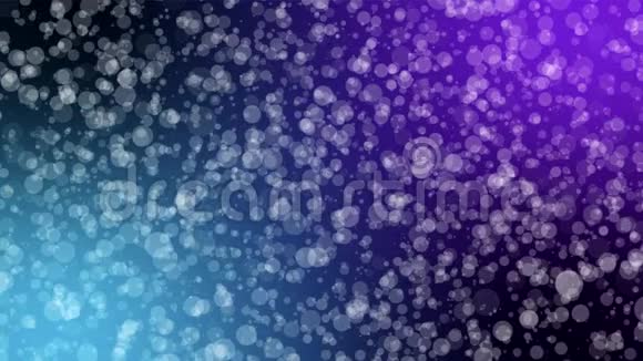 抽象紫色和浅蓝色背景的移动气泡循环动画视频的预览图