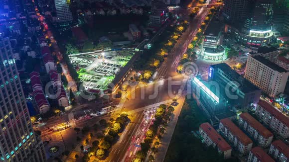 夜间上海中心建筑屋顶全景4k时间流逝中国视频的预览图