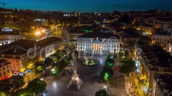 葡萄牙里斯本空中时光流逝城市中心夏季无人驾驶飞机之夜视频的预览图