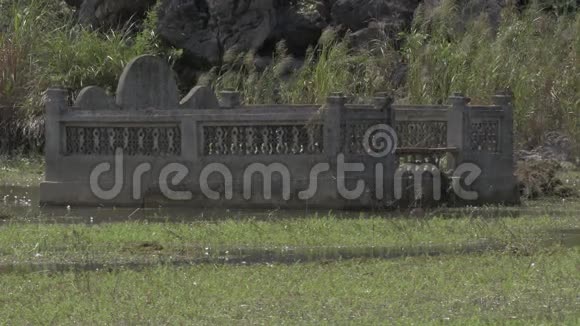 水中的墓地越南河内视频的预览图